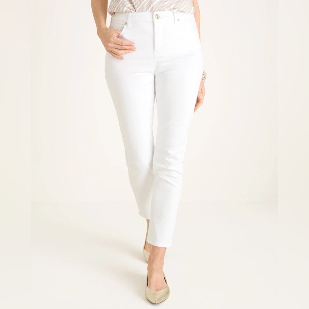 CHICO’S So Slimming Girlfriend Ankle White Skinny Cropped Jeans